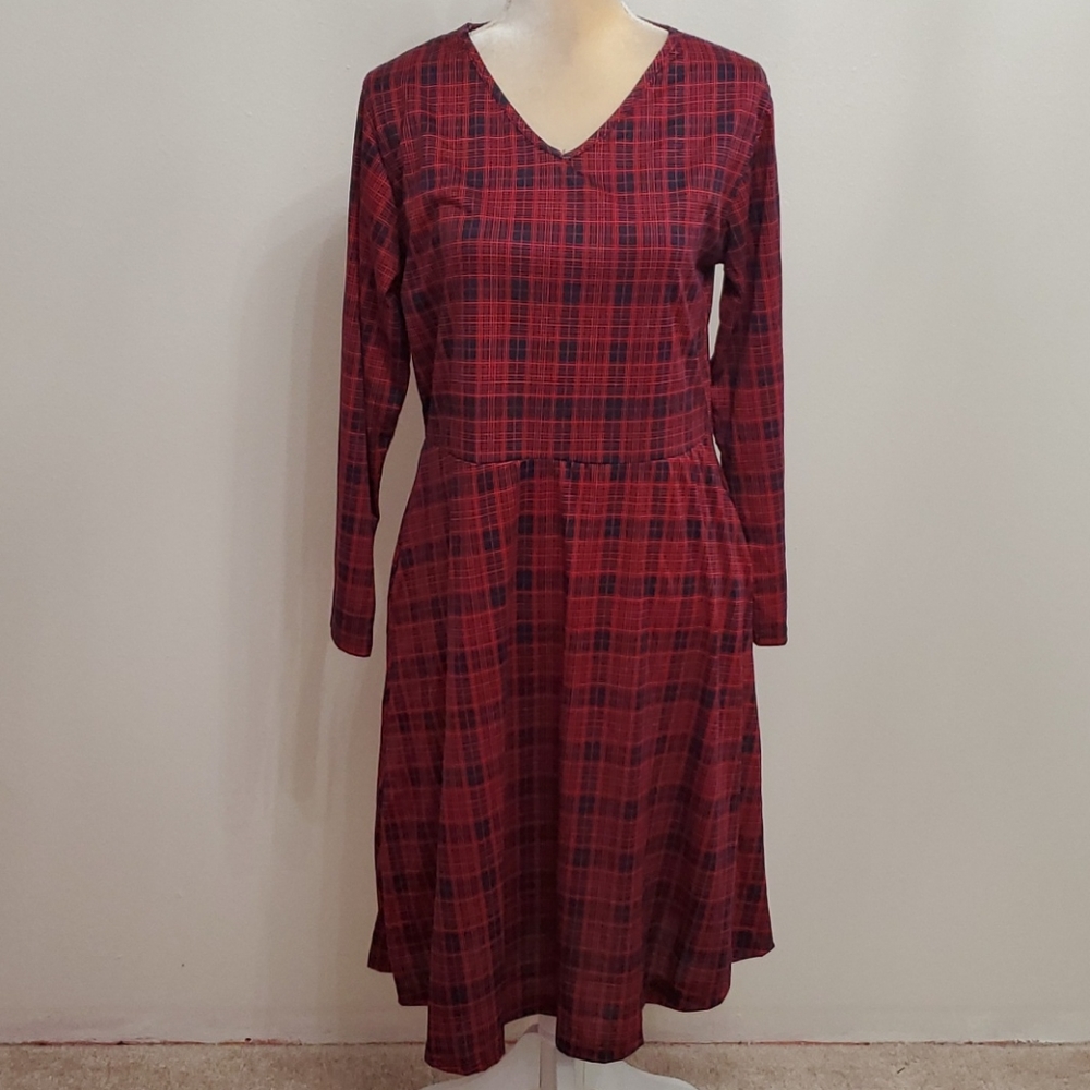 Plaid dress size 4XL NWOT